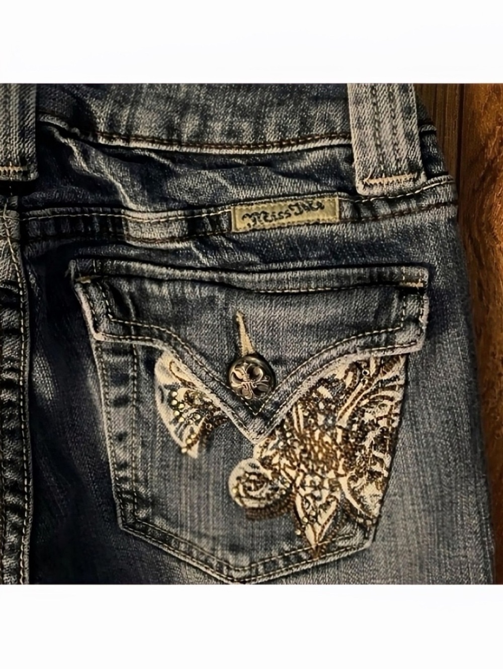 Vintage Miss Me Jeans With Embroidered Pockets 29-1/2” Inseam